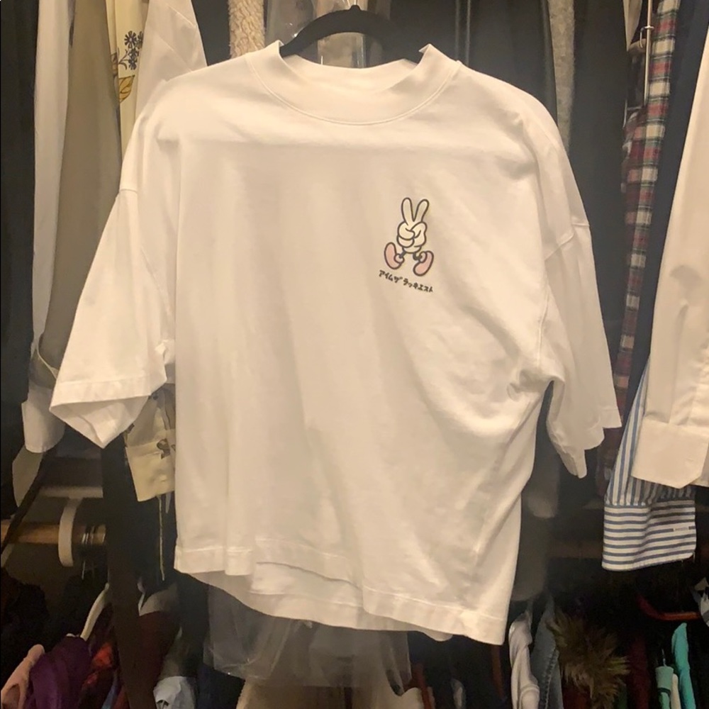 Uniqlo white tshirt Japanese